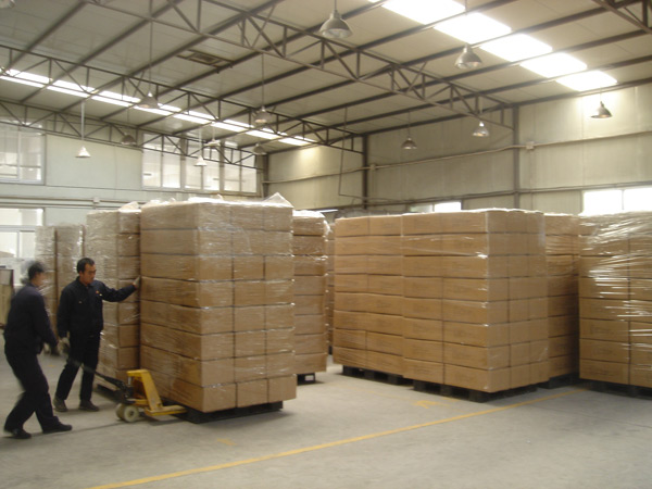 優酷貨物裝箱準備配送