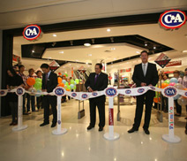 C&A中國專賣店剪裁現場